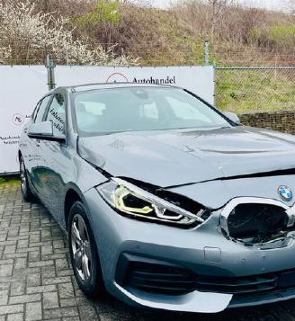 skadebil auto BMW 1-serie 1 Lim. 116 d Advantage 2022/1