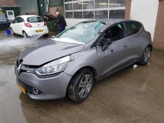 dañado vehículos comerciales Renault Clio Clio IV (5R), Hatchback 5-drs, 2012 1.5 Energy dCi 90 FAP 2015/9