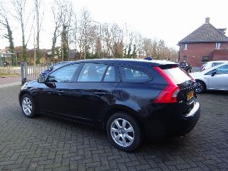 Volvo V-60 1.6 T3 Kinetic AUTOMAAT NAVI CLIMA 110KW picture 2