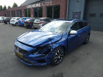 uszkodzony samochody osobowe Volvo V-60 2.0 T4 140KW R-Design Automaat 2018/3