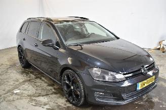 Damaged car Volkswagen Golf 1.0 TSI Business Edition Connected 2015/12