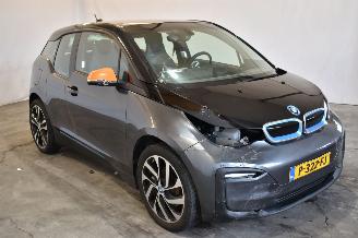 Schadeauto BMW i3 Basis 120ah 42kwh 2022/2
