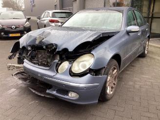 Coche accidentado Mercedes E-klasse E (W211), Sedan, 2002 / 2008 2.6 E-240 V6 18V 2004/6