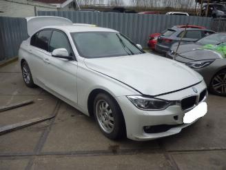 damaged passenger cars BMW 3-serie  2013/1