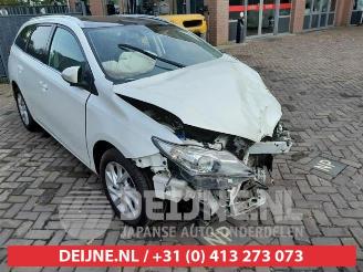 Voiture accidenté Toyota Auris Touring Sports Auris Touring Sports (E18), Combi, 2013 / 2018 1.8 16V Hybrid 2014/10
