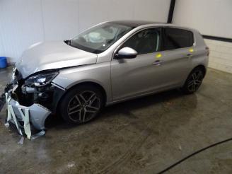 Coche accidentado Peugeot 308 1.2 THP 2014/9