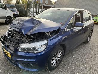 damaged commercial vehicles BMW 2-serie 216 Diesel Automaat Executive Tourer 2017/4