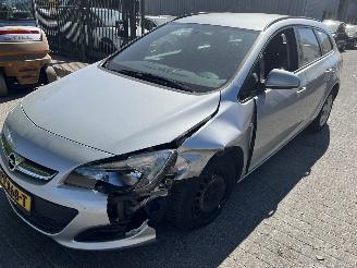 Salvage car Opel Astra 1.4 Edition Stationcar 2015/7