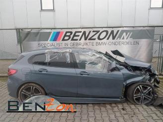 krockskadad bil auto BMW 1-serie 1 serie (F40), Hatchback, 2019 118i 1.5 TwinPower 12V 2021/10