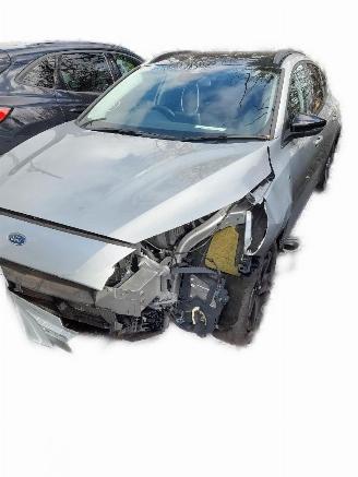 uszkodzony samochody osobowe Ford Focus Active 2020/1