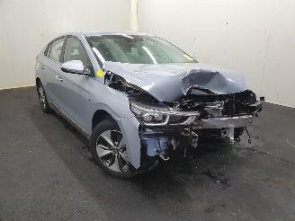 uszkodzony samochody ciężarowe Hyundai Ioniq Comfort EV 2018/10