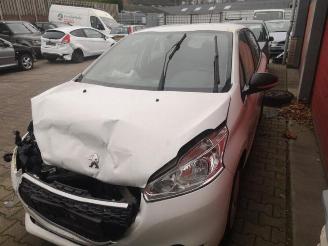 Coche accidentado Peugeot 208 208 I (CA/CC/CK/CL), Hatchback, 2012 / 2019 1.0 Vti 12V PureTech 2013/11