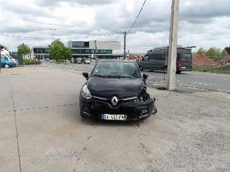 Coche siniestrado Renault Clio  2016/9