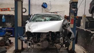 uszkodzony samochody osobowe Volkswagen Polo polo 1.2 TDI Blue Motion Comfortline 2010/4