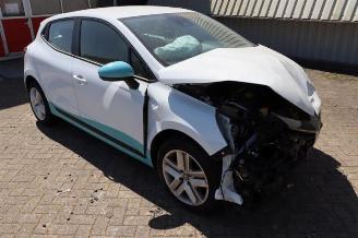 Voiture accidenté Renault Clio Clio V (RJAB), Hatchback 5-drs, 2019 1.0 TCe 100 12V Bi-Fuel 2022/5