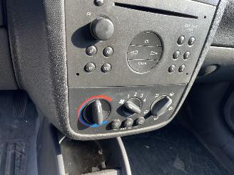 Opel Combo Tour (Corsa C) MPV 1.6 (Z16SE) [64kW] picture 8