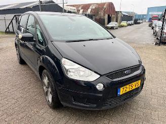 Salvage car Ford S-Max 2.5 20v turbo 2007/4