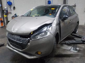 uszkodzony samochody ciężarowe Peugeot 208 208 I (CA/CC/CK/CL) Hatchback 1.2 Vti 12V PureTech 82 (EB2F(HMZ)) [60k=
W]  (03-2012/12-2019) 2013/2