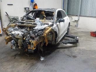 skadebil auto Mercedes A-klasse A (177.0) Hatchback 2.0 A-250 Turbo 16V (M260.920) [165kW]  (03-2018/1=
2-2025) 2018/4