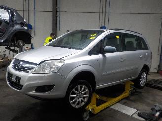 skadebil auto Opel Zafira Zafira (M75) MPV 1.8 16V Ecotec (Z18XER(Euro 4)) [103kW]  (07-2005/04-=
2015) 2008/9