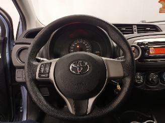 Toyota Yaris Yaris III (P13) Hatchback 1.0 12V VVT-i (1KR-FE) [51kW]  (12-2010/09-2=
020) picture 11