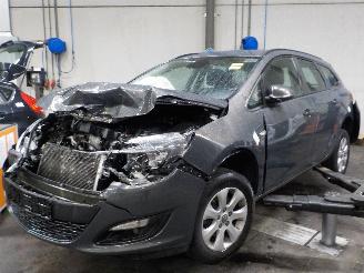 Auto da rottamare Opel Astra Astra J Sports Tourer (PD8/PE8/PF8) Combi 1.6 CDTI 16V (B16DTL(Euro 6)=
) [81kW]  (02-2014/10-2015) 2015/0