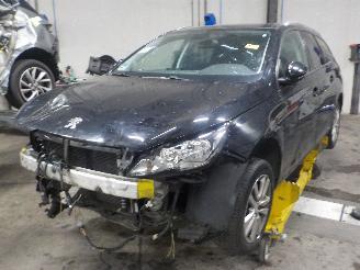 skadebil auto Peugeot 308 308 SW (L4/L9/LC/LJ/LR) Combi 5-drs 1.6 BlueHDi 120 (DV6FC(BHZ)) [88kW=
]  (03-2014/12-2021) 2015