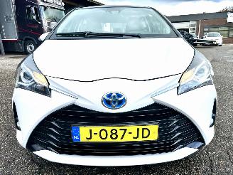 Toyota Yaris 1.5 Hybrid 87pk automaat Design Sport 5drs - front + line assist - camera - clima - cruise - keyless start - twotone - NIEUW MODEL picture 3