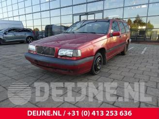 uszkodzony samochody osobowe Volvo 850 850 Estate, Combi, 1992 / 1997 2.5i 10V 1996/9