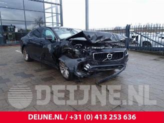 uszkodzony samochody osobowe Volvo S-90 S90 II, Sedan, 2016 2.0 D3 16V 2018/4