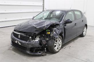 Damaged car Peugeot 308  2018/2