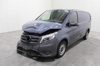 damaged passenger cars Mercedes Vito  2021/8