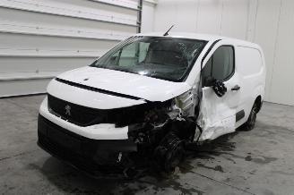 damaged passenger cars Peugeot Partner  2022/6