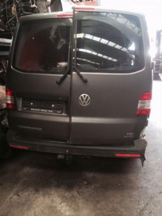 krockskadad bil auto Volkswagen Transporter  2014/8