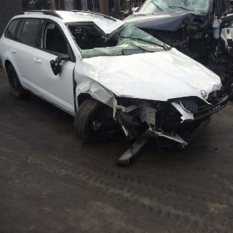 damaged commercial vehicles Skoda Octavia  2016/7