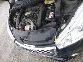 Peugeot 208 1.6 TURBO 200 picture 23