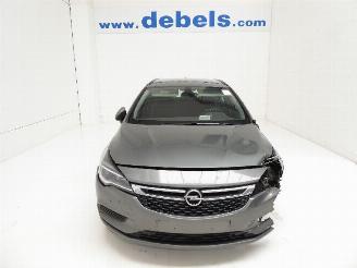 Voiture accidenté Opel Astra 1.6 D SP TOURER 2018/8