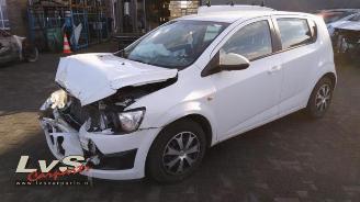 Salvage car Chevrolet Aveo  2012/10